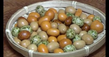 Tabakta kızarmış fıstık.