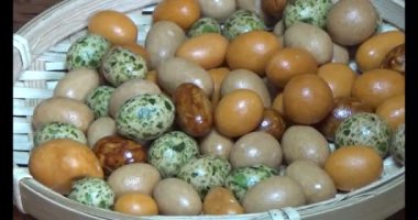 Tabakta kızarmış fıstık.