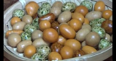 Tabakta kızarmış fıstık.