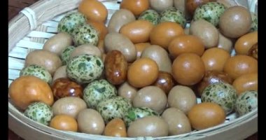 Tabakta kızarmış fıstık.