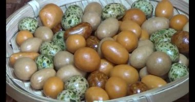 Tabakta kızarmış fıstık.