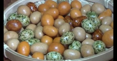 Tabakta kızarmış fıstık.