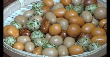 Tabakta kızarmış fıstık.