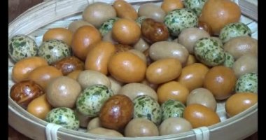 Tabakta kızarmış fıstık.