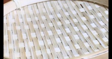 Tabakta kızarmış fıstık.