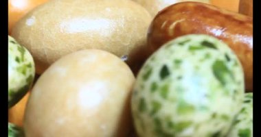 Tabakta kızarmış fıstık.