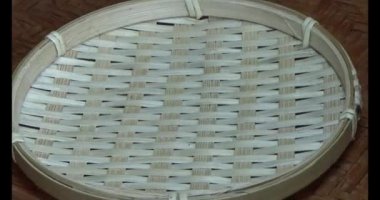 Tabakta kızarmış fıstık.