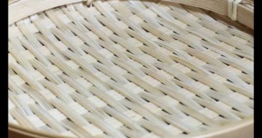 Tabakta kızarmış fıstık.