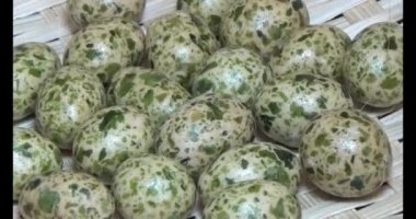 Tabakta kızarmış fıstık.