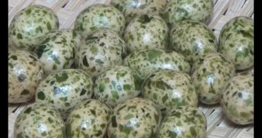 Tabakta kızarmış fıstık.