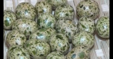 Tabakta kızarmış fıstık.