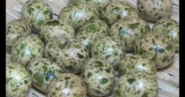 Tabakta kızarmış fıstık.