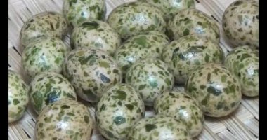 Tabakta kızarmış fıstık.