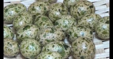 Tabakta kızarmış fıstık.