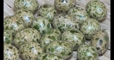 Tabakta kızarmış fıstık.