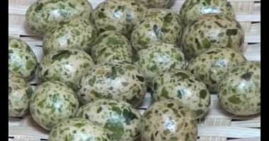 Tabakta kızarmış fıstık.