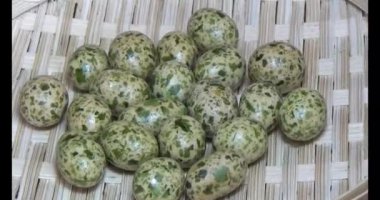 Tabakta kızarmış fıstık.