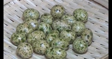 Tabakta kızarmış fıstık.