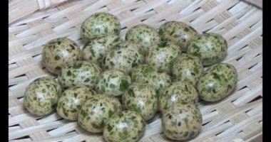 Tabakta kızarmış fıstık.