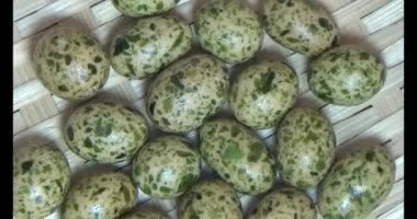 Tabakta kızarmış fıstık.