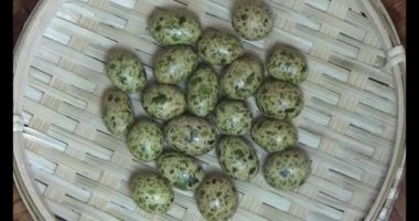 Tabakta kızarmış fıstık.