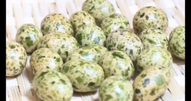 Tabakta kızarmış fıstık.