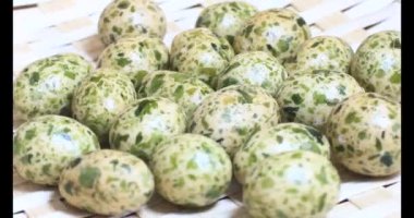 Tabakta kızarmış fıstık.