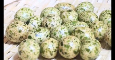 Tabakta kızarmış fıstık.