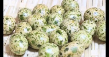 Tabakta kızarmış fıstık.