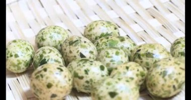 Tabakta kızarmış fıstık.