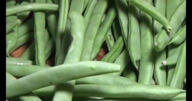 Tabaktaki bezelyeler