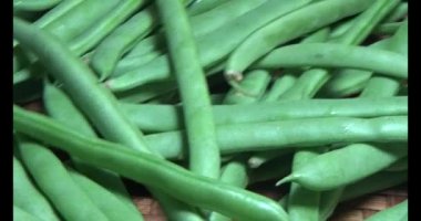 Tabaktaki bezelyeler