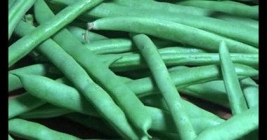 Tabaktaki bezelyeler