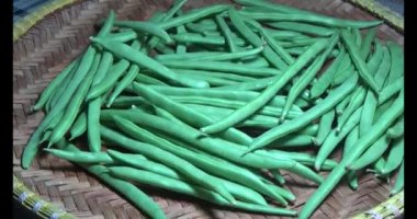 Tabaktaki bezelyeler