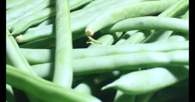 Tabaktaki bezelyeler