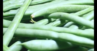 Tabaktaki bezelyeler