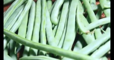 Tabaktaki bezelyeler