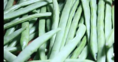 Tabaktaki bezelyeler