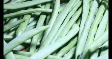 Tabaktaki bezelyeler