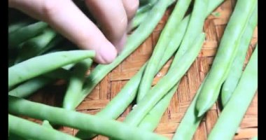 Tabaktaki bezelyeler