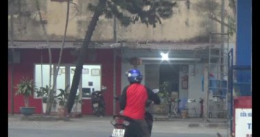 4 Ocak 2025, Hai Duong, Vietnam. Benzin istasyonunda.