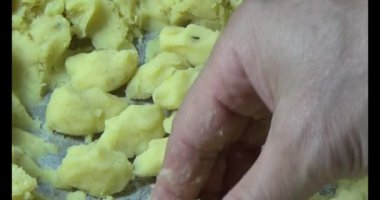 Patates keki yap.