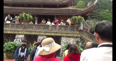 30 Mart 2025, Diatanngphilai Pagoda. Liemson, Thanhliem, Hanam, Vietnam. Diatanngphilai Pagoda eski bir pagoda. Yılın başında birçok insan ailelerine ve yaşamlarına şans dilemek için tapınağa gelir.