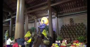 30 Mart 2025, Diatanngphilai Pagoda. Liemson, Thanhliem, Hanam, Vietnam. Diatanngphilai Pagoda eski bir pagoda. Yılın başında birçok insan ailelerine ve yaşamlarına şans dilemek için tapınağa gelir.