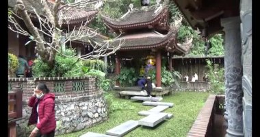 30 Mart 2025, Diatanngphilai Pagoda. Liemson, Thanhliem, Hanam, Vietnam. Diatanngphilai Pagoda eski bir pagoda. Yılın başında birçok insan ailelerine ve yaşamlarına şans dilemek için tapınağa gelir.