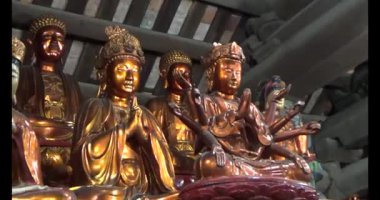 30 Mart 2025, Diatanngphilai Pagoda. Liemson, Thanhliem, Hanam, Vietnam. Diatanngphilai Pagoda eski bir pagoda. Yılın başında birçok insan ailelerine ve yaşamlarına şans dilemek için tapınağa gelir.