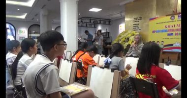 4 Haziran 2025. Van An, Chi Linh, Hai Duong, Vietnam. çizim sınıfında