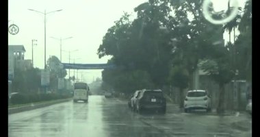 Yağmurda araba kullanırken