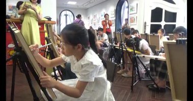 4 Haziran 2025. Van An, Chi Linh, Hai Duong, Vietnam. çizim sınıfında