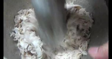 Domuza vurmak için.